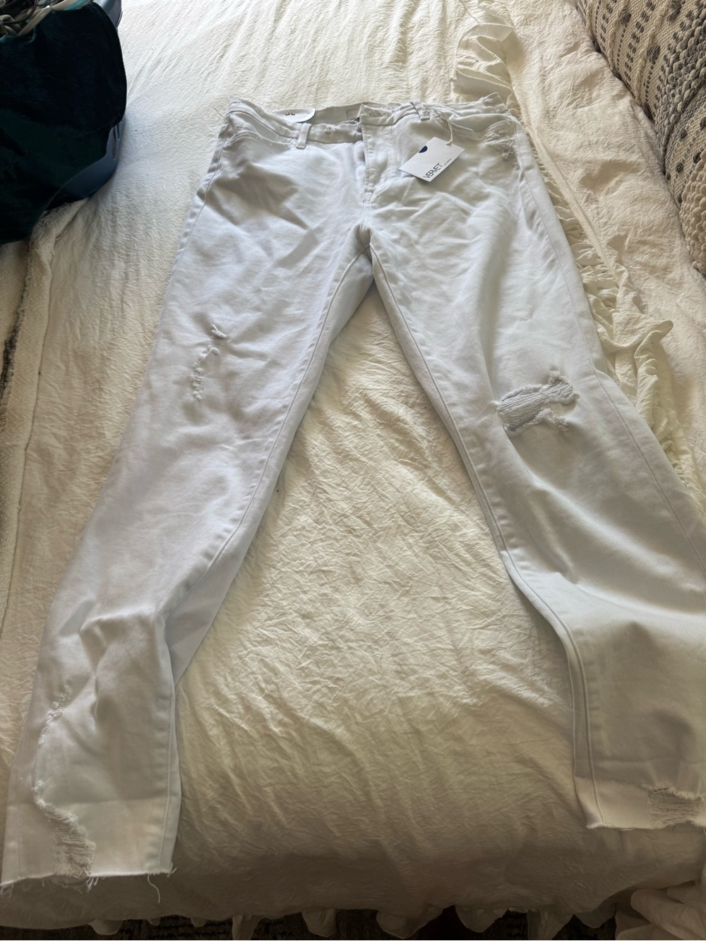 White Distressed Women's Skinny Jeans